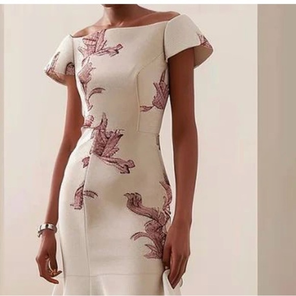 Elegant Cream Dress with Pink Accents - Picture 1 of 4